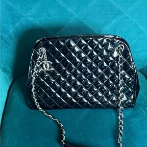 CHANEL Black Enamel Shoulder Bag – Excellent Condition